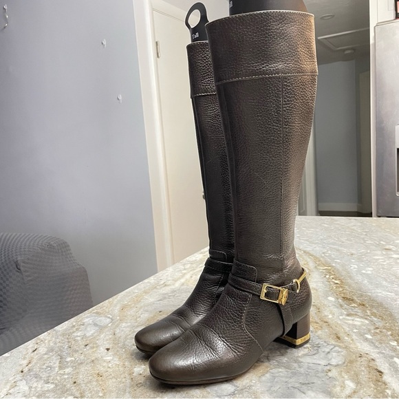 Tory Burch Brown Pebbled  Brown Leather Knee High Boots Women’s 5.5 Gold Logo - Picture 1 of 12
